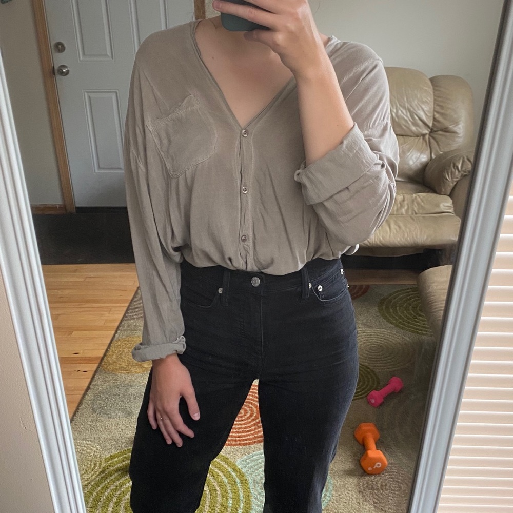 Brandy Melville / John galt grey button up top